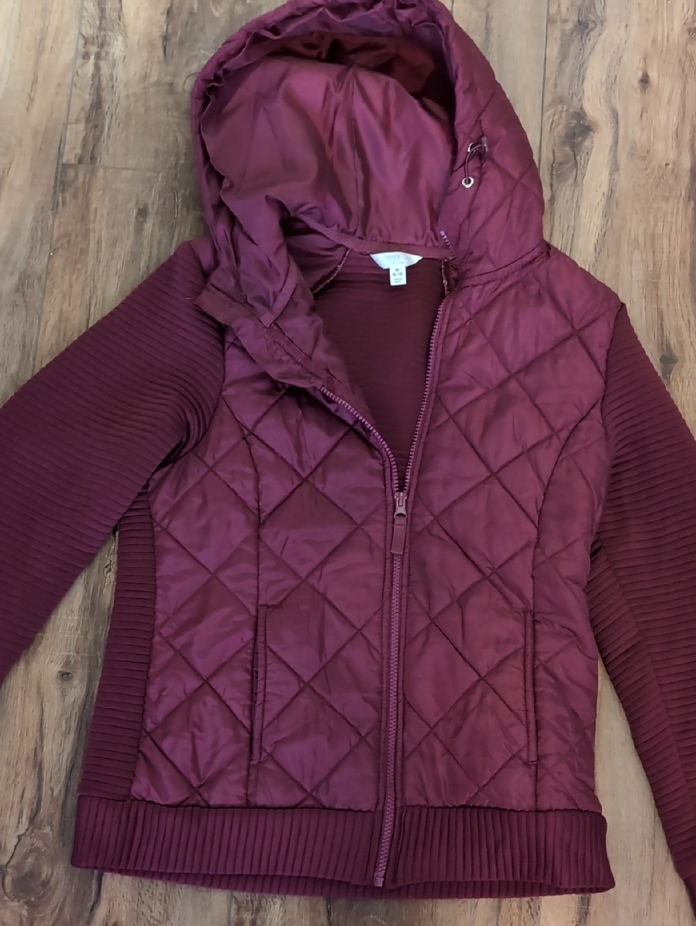 Time and Tru Quilted Pattern Hooded Jacket in Plum-Burgundy